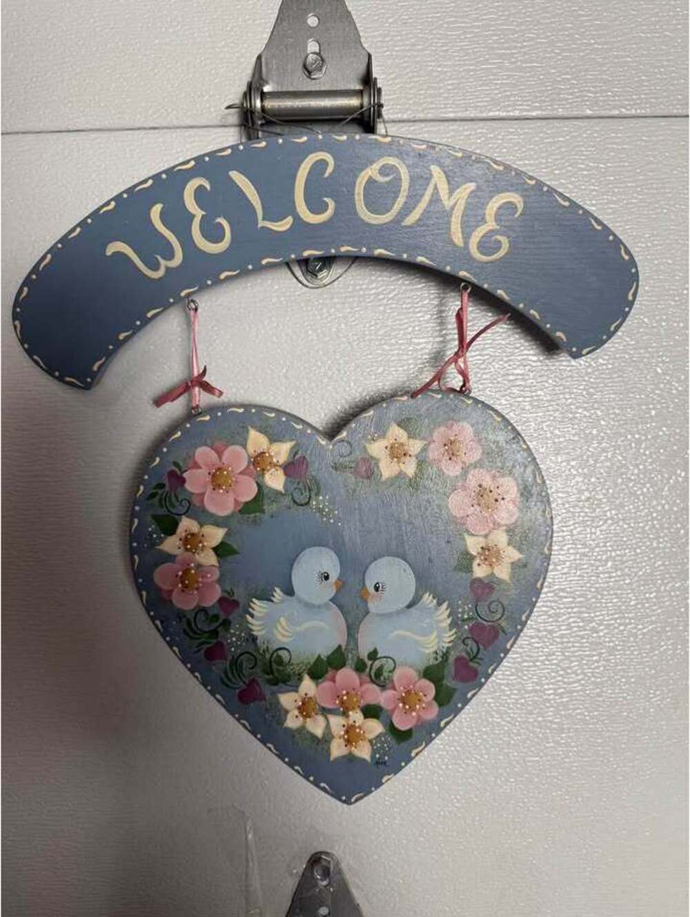 Vintage Hand-Painted Wooden Welcome Sign with Heart and Birds